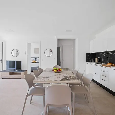Beautiful Renovated Family Apartment, Hills, 10' From Center Apartment Menton