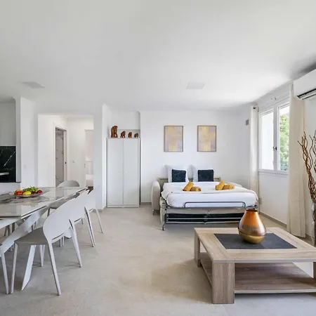 Beautiful Renovated Family Apartment, Hills, 10' From Center *