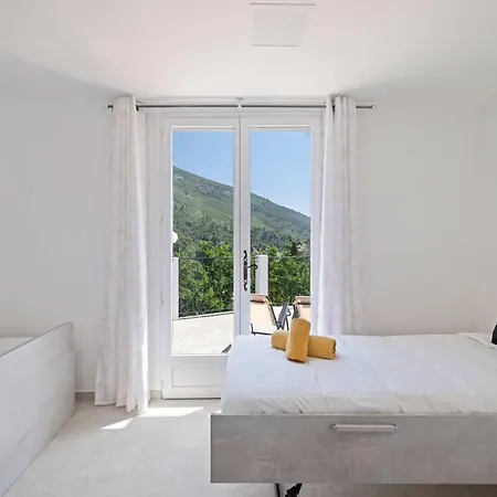 Beautiful Renovated Family Apartment, Hills, 10' From Center * Menton