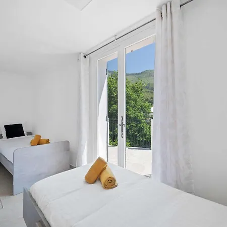 Beautiful Renovated Family Apartment, Hills, 10' From Center Menton