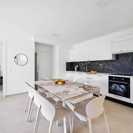 Apartment Beautiful Renovated Family Apartment, Hills, 10' From Center