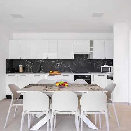Beautiful Renovated Family Apartment, Hills, 10' From Center Menton