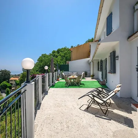 Apartment Beautiful Renovated Family Apartment, Hills, 10' From Center