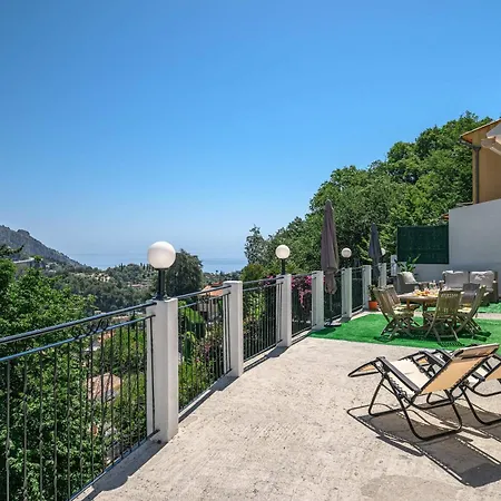Beautiful Renovated Family Apartment, Hills, 10' From Center *